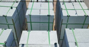 常州 芝麻白花岗岩5公分地铺石 花岗岩厂家工厂装车日常