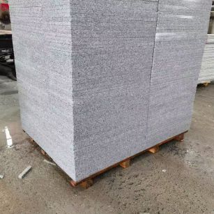 常州 芝麻白火烧面1.8厚300*600地铺石，尺寸标准，厚薄均匀