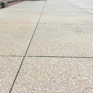 常州 黄金麻花岗岩石板材荔枝面地面铺装效果