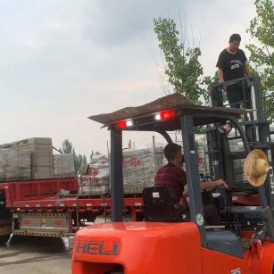 常州 黄金麻冰裂纹，地铺石装车