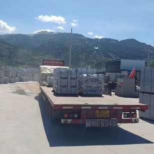 常州 芝麻白仿形路沿石，直形路沿石