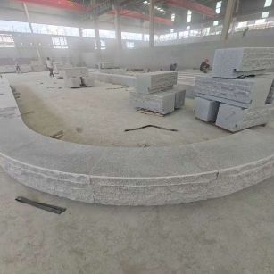 常州 芝麻白异形坐凳，自然面光面弧形加工