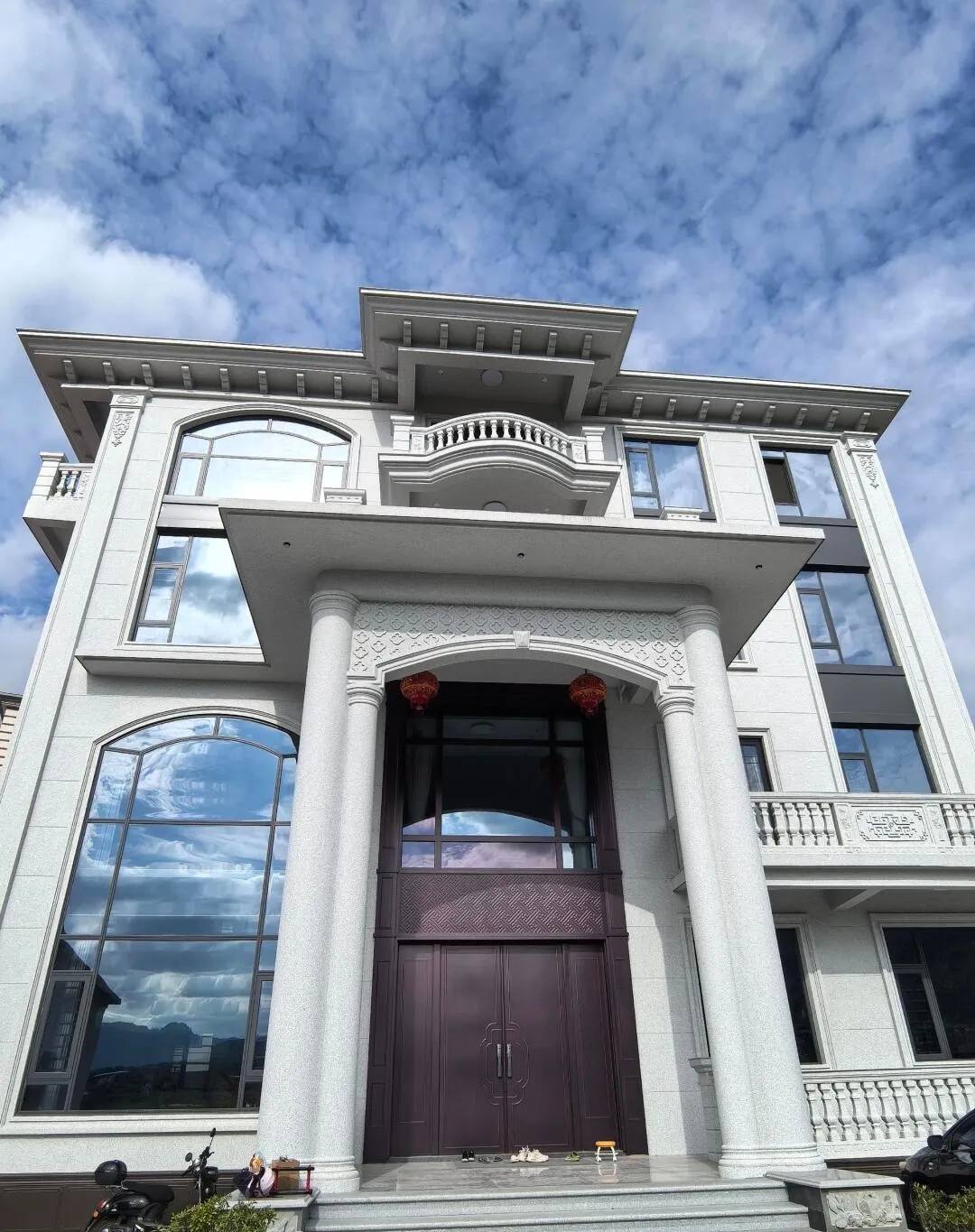 常州白麻别墅外墙干挂石材效果示例