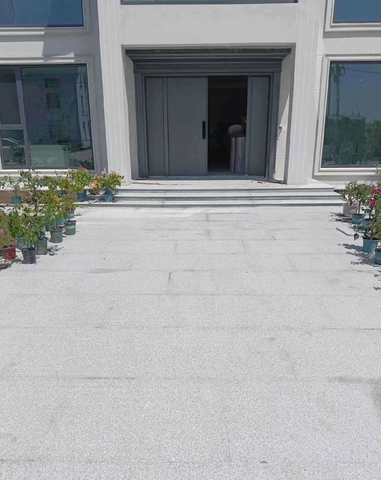 常州 芝麻白花岗岩地铺石地面铺装