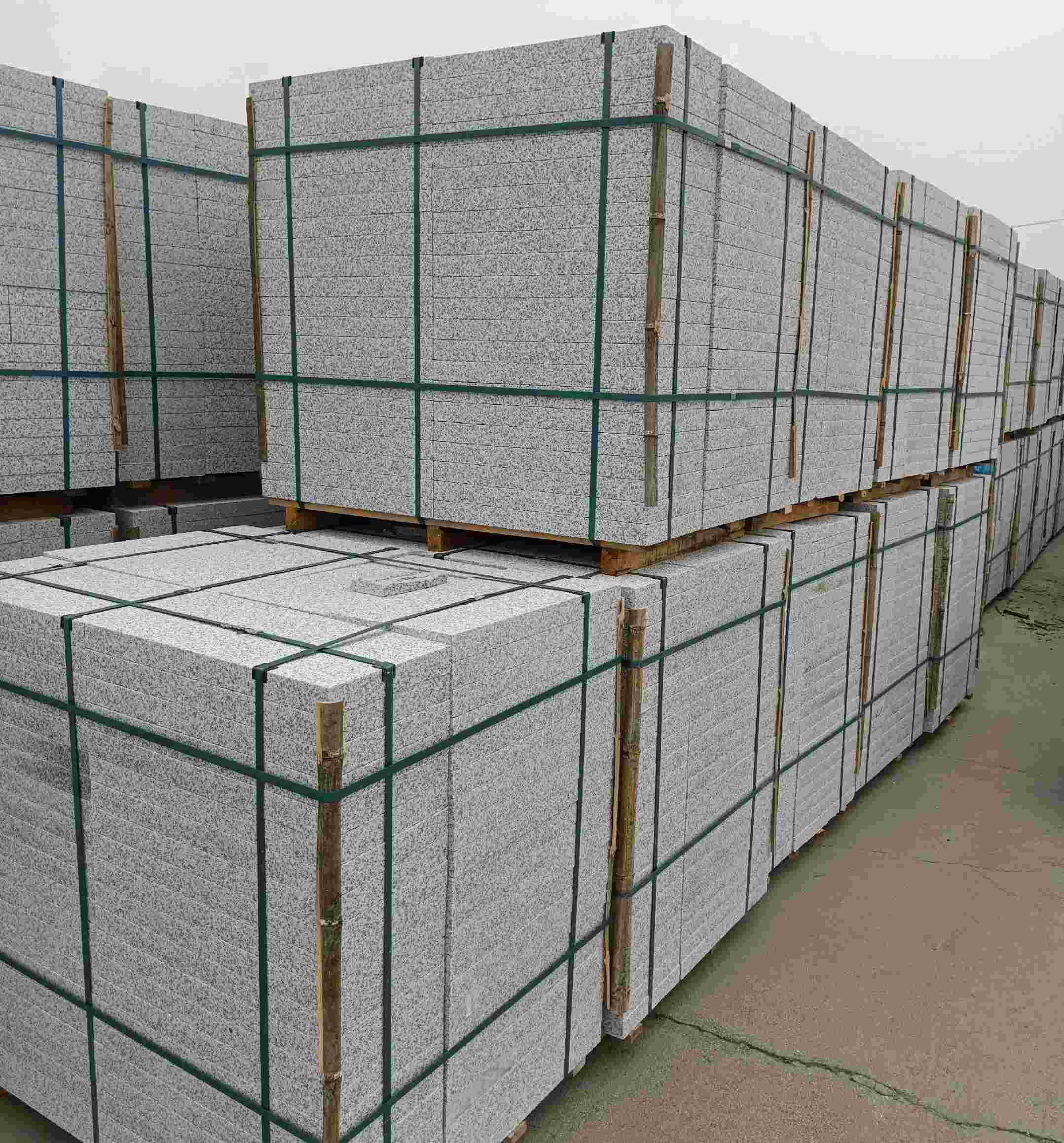 常州 白麻花岗岩石材荔枝面地铺石（300*600*50）