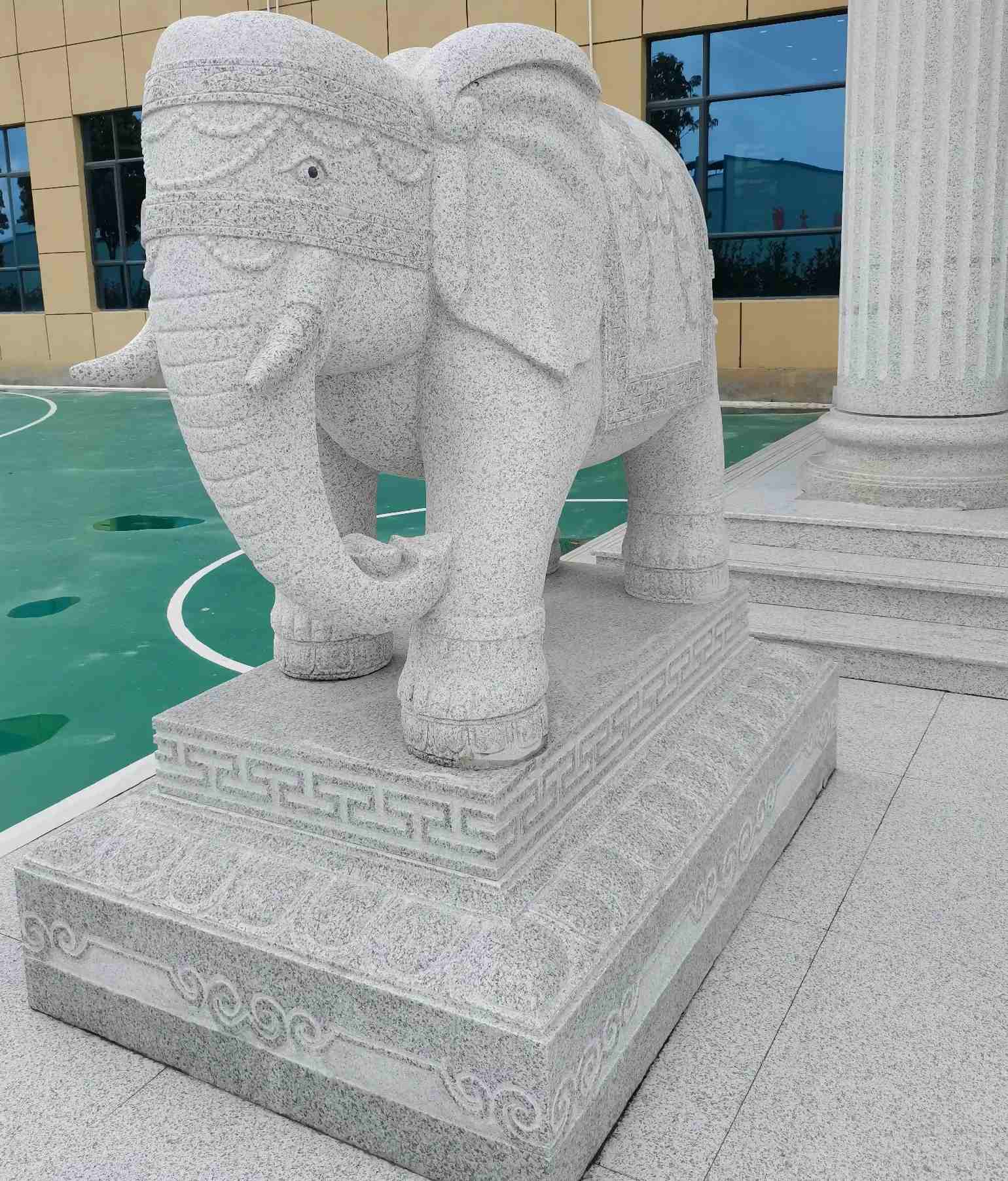 常州 白麻花岗岩动物异形石雕-大象