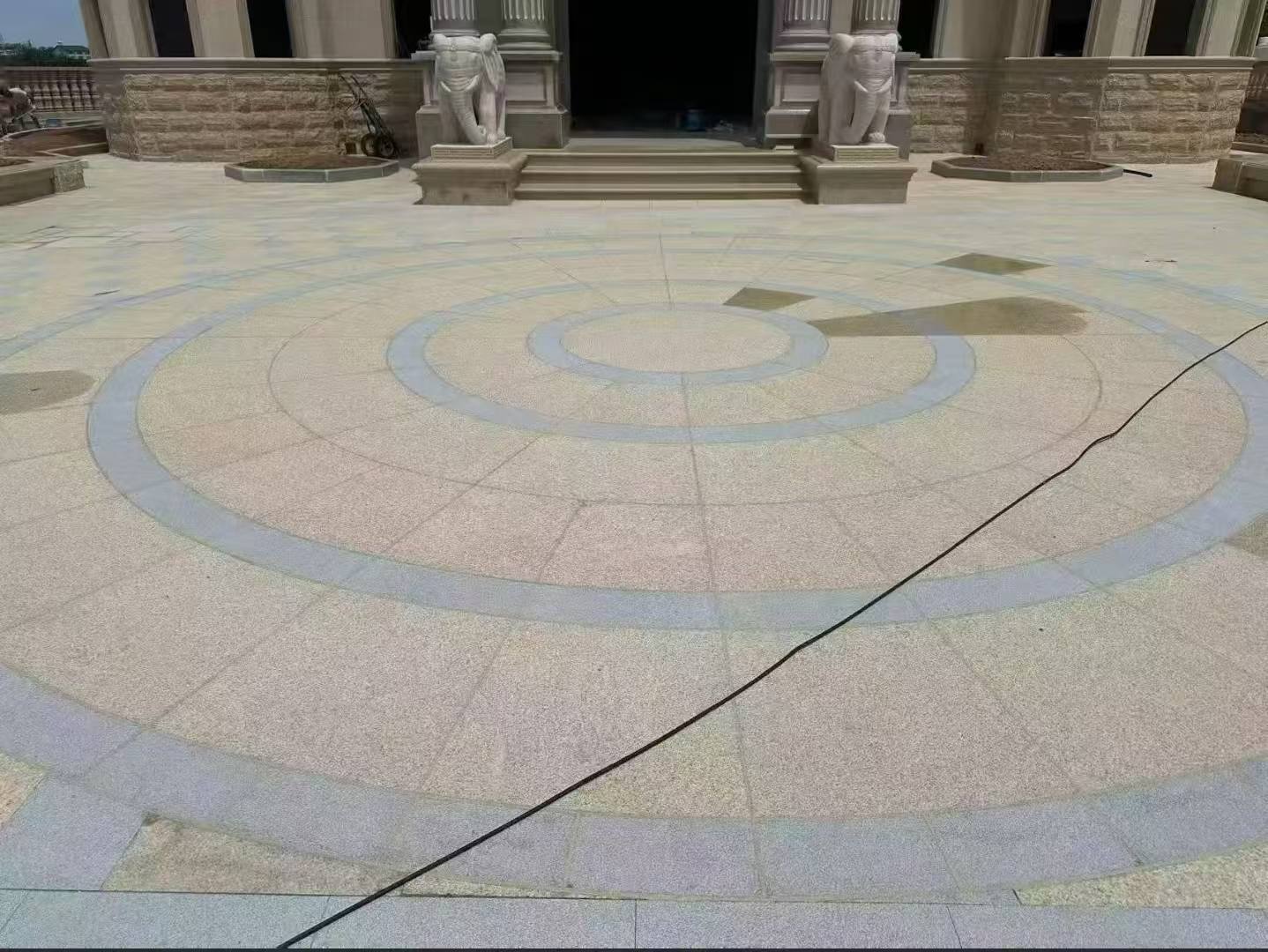 常州 黄金麻芝麻灰花岗岩石材地铺拼接效果