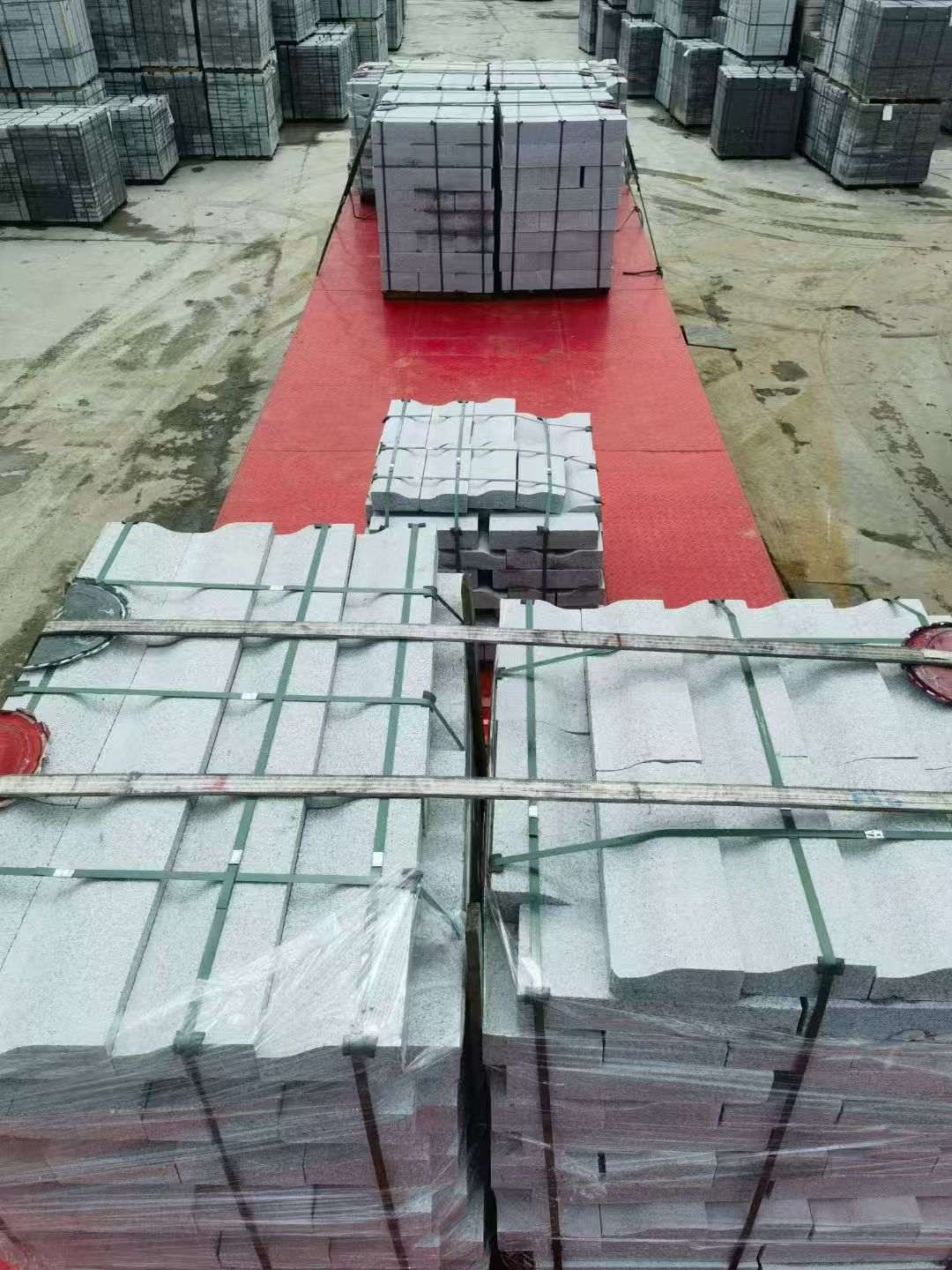 常州 芝麻白仿形加直形路沿石出货日常