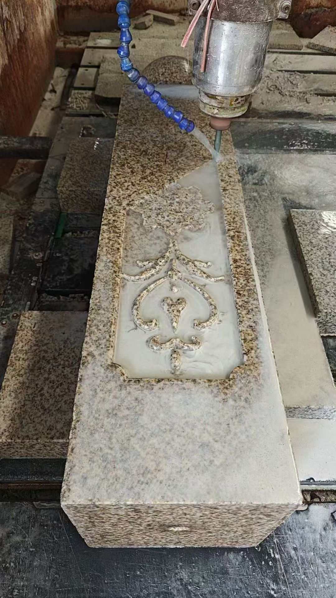 常州 黄金麻花岗岩异形加工雕刻栏杆大柱