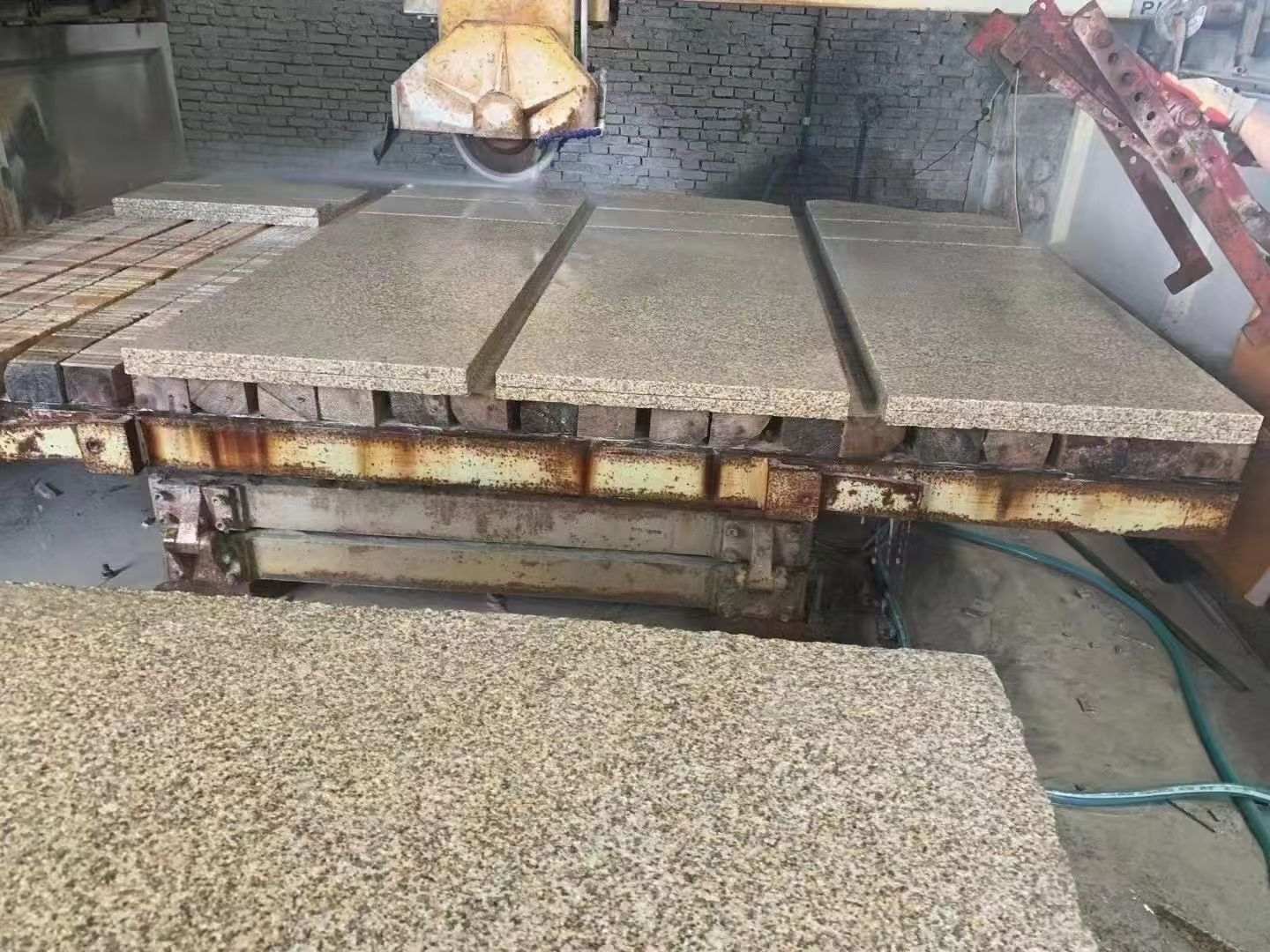 常州 黄金麻荔枝面成品板加工