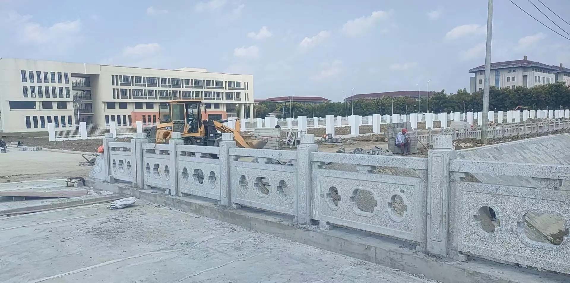 常州 白麻花岗岩荔枝面河道栏杆