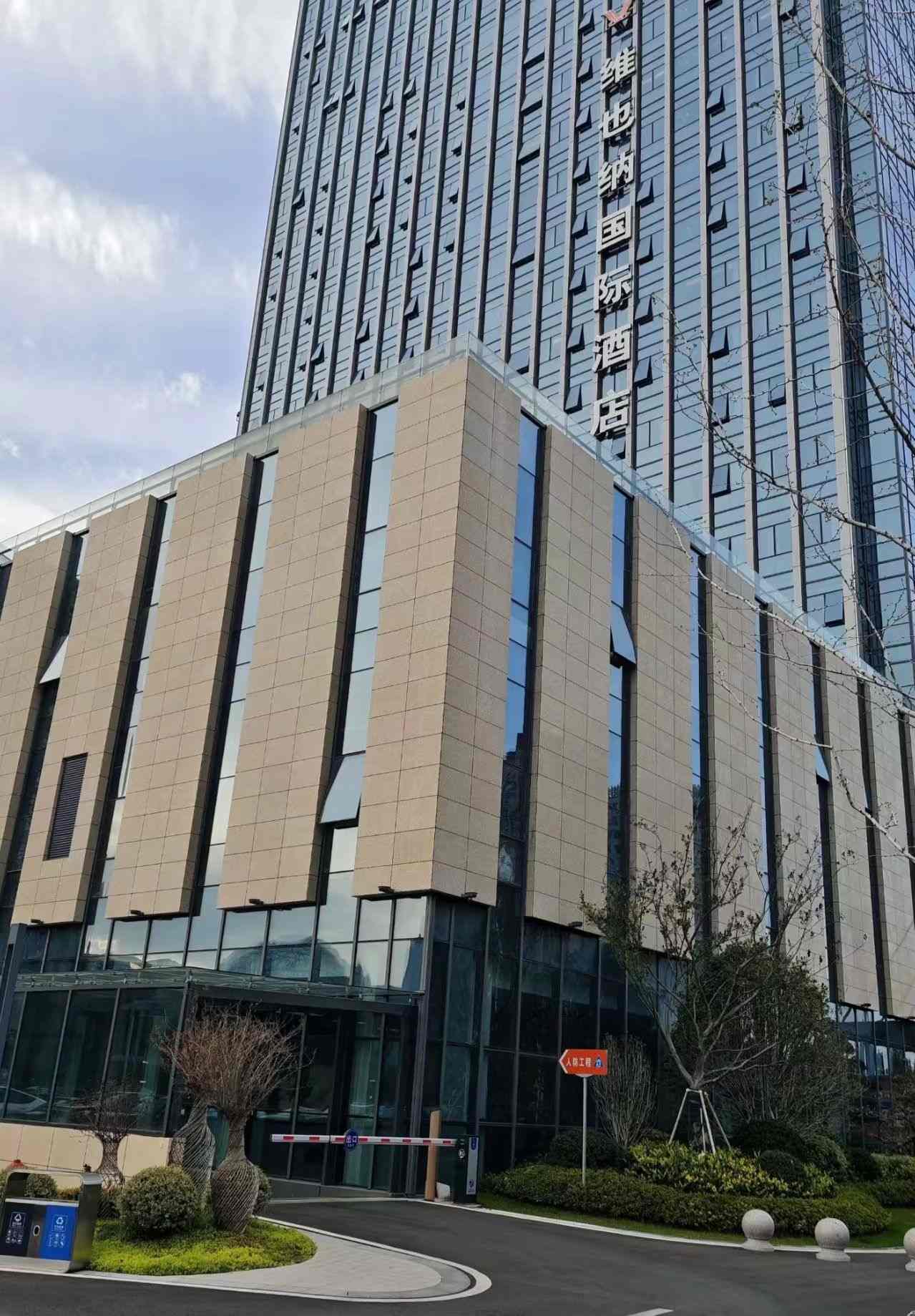 常州 黄金麻花岗岩外墙干挂