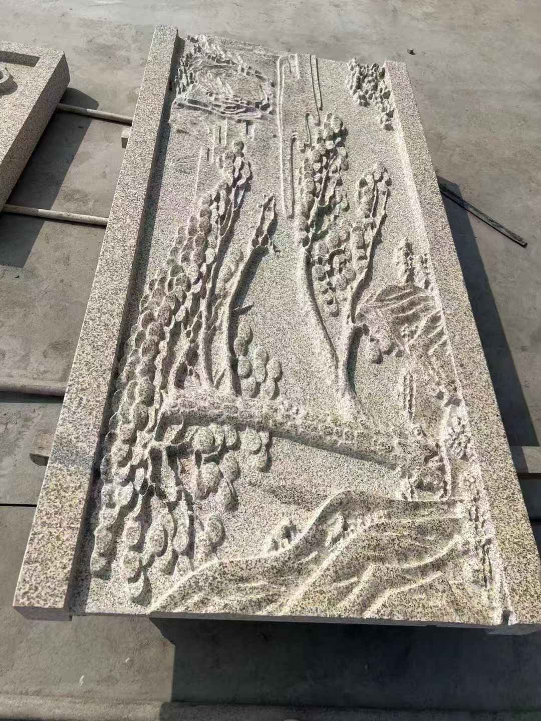 常州 黄金麻雕刻板浮雕迎客松