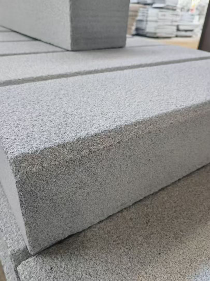 常州 芝麻灰荔枝面路沿石