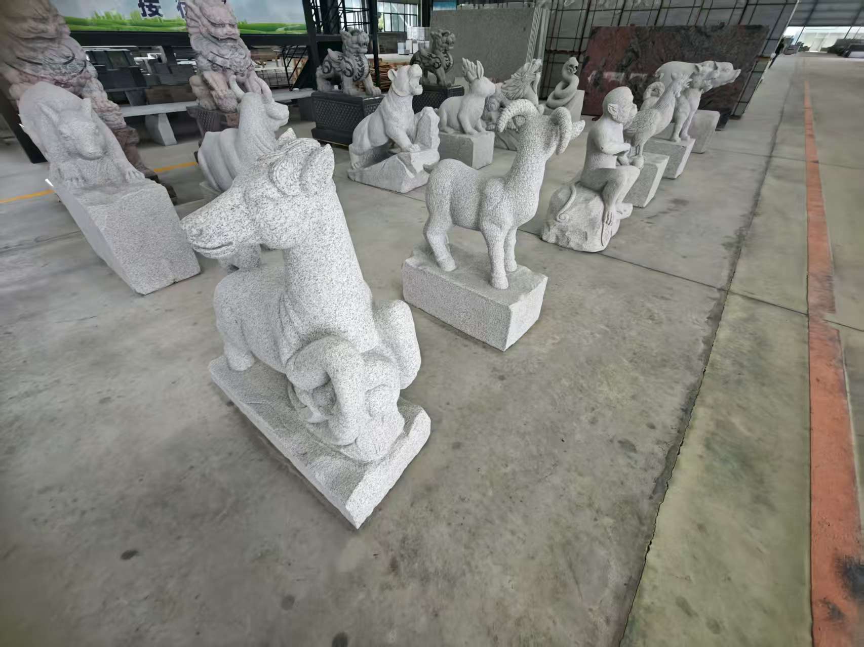 常州 芝麻白花岗岩造型立体雕刻——十二生肖